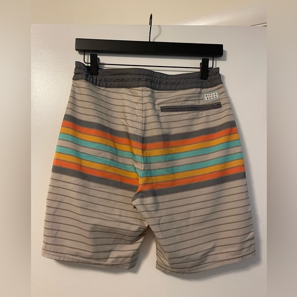 Billabong men’s board shorts - Picture 2 of 2